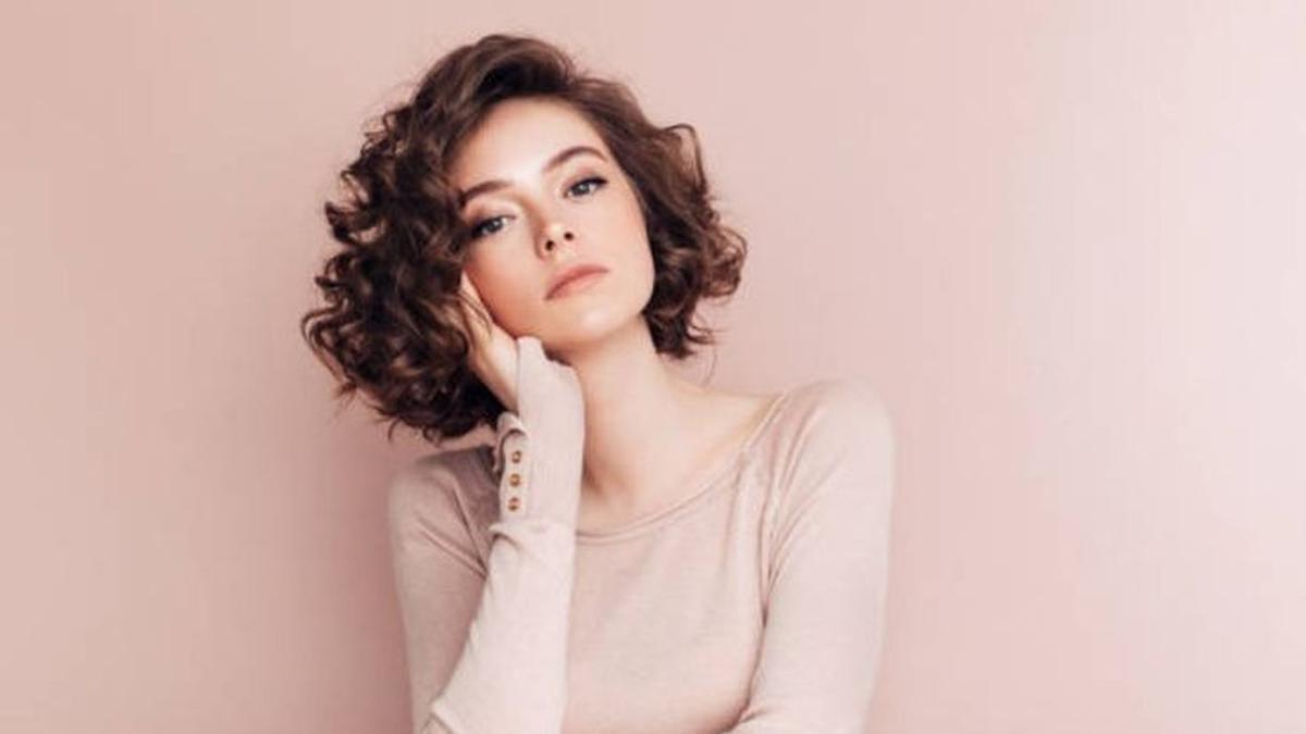 Tampil Simpel dan Stylish dengan Gaya Rambut Pendek ala Perempuan Korea Ini, Menarik Dicoba