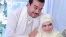 Terlihat di akun Instagramnya, Siti pun menggelar acara syukuran sekaligus aqiqah sang buah hati. Mewah nan megah, acara syukuran pengajian digelar Siti dan suami setelah tujuh hari anaknya lahir. (Instagram/ctdk)