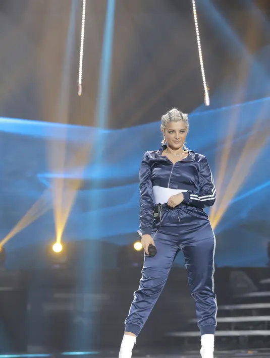 Penyanyi asal Amerika, Bebe Rexha untuk pertama kalinya datang ke Indonesia. Ia hadir dalam rangka menjadi salah satu pengisi acara malam puncak HUT SCTV ke-27. Bebe tampil dalam dua segmen. (Nurwahyunan/Bintang.com)