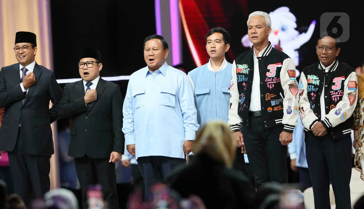 Para Calon Presiden dan Calon Wakil Presiden Anies Baswedan-Muhaimin Iskandar, Prabowo Subianto-Gibran Rakabuming Raka, Ganjar Pranowo-Mahfud Md (kiri ke kanan) usai Debat Kelima Pilpres 2024 di Jakarta Convention Center (JCC), Jakarta, Minggu (4/2/2024). (Liputan6.com/Angga Yuniar)