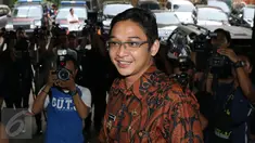 Wakil Wali Kota Palu, Sulawesi Tengah, Sigit Purnomo (Pasha Ungu) menyambangi gedung Resmob Polda Metro Jaya, Jakarta, Rabu (14/9). Pasha mengaku hanya mengantar undangan HUT Kota Palu. (Liputan6.com/Herman Zakharia)