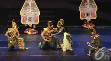 Sebuah pementasan wayang orang Ramayana Betawi bertajuk "Rama Jadi Raja" di Taman Ismail Marzuki, Jakarta, Jumat (7/11/2014)(Liputan6.com/Andrian M Tunay)