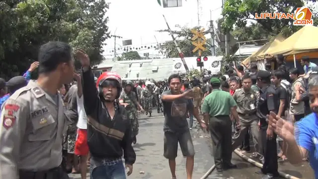 [VIDEO] 2 Korban Kereta Vs Truk Masih Terjepit