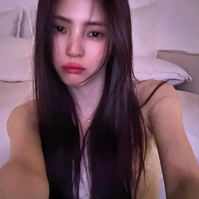 Pesona Menawan Han So Hee yang Menarik Perhatian Jungkook BTS untuk Jadi Model MV Solo