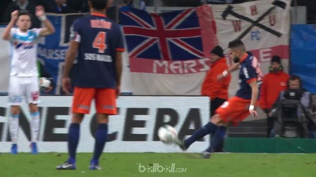 Berita video kiper Marseille, Yohann Pele, yang terpana dengan sepakan pemain Montpellier, Ryad Boudebouz. This video presented by BallBall.
