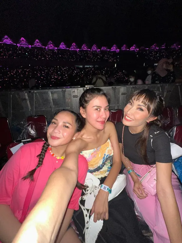 7 Potret Artis Indonesia Nonton Konser Blackpink, Ashanty dan Krisdayanti Ajak Keluarga