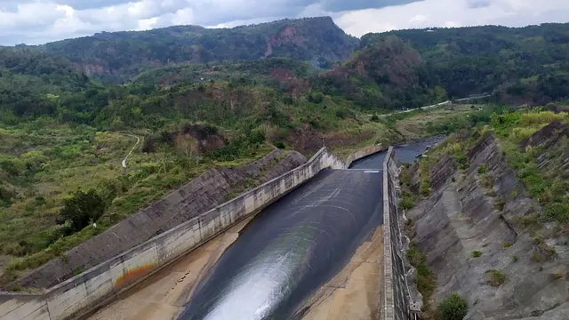 Kementerian PUPR akan menanami area sabuk hijau bendungan dengan berbagai pohon bernilai ekonomis. Salah satunya adalah Bendungan Jatigede dan Bendungan Cipanas di Kabupaten Sumedang, Jawa Barat. (Dok PUPR)