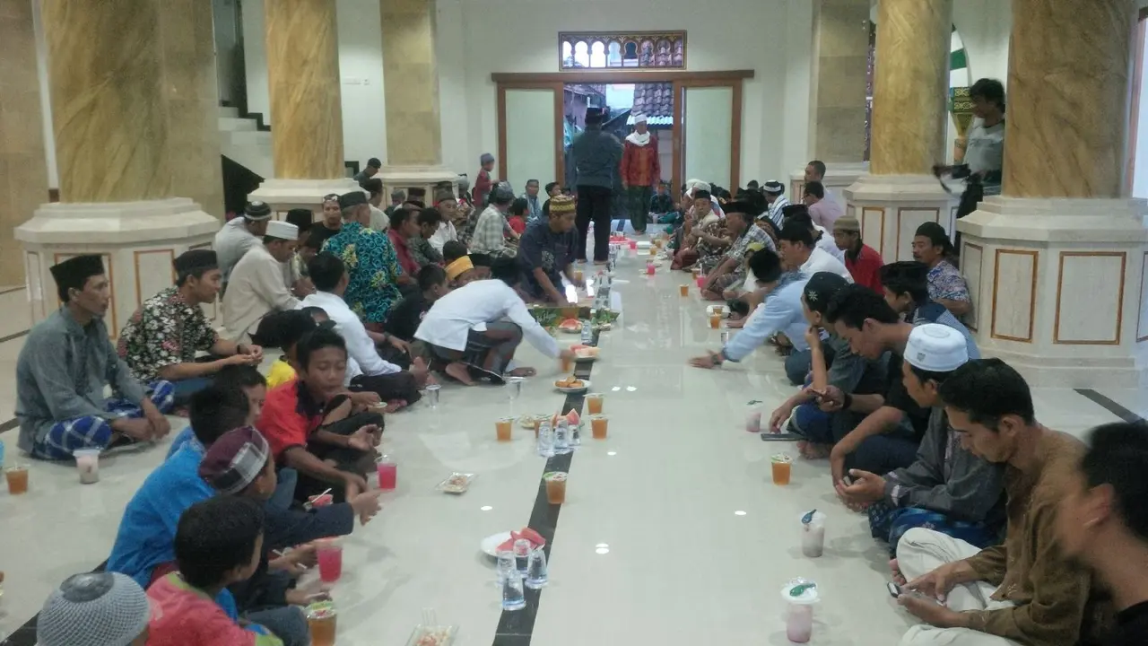 Megibungan, Tradisi Makan Bersama Muslim Bali