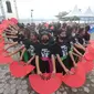 anak-anak Poso latihan menari sebagai persiapan tampil di Festival Danau Poso tahun 2022. (Foto: Ray Rarea).