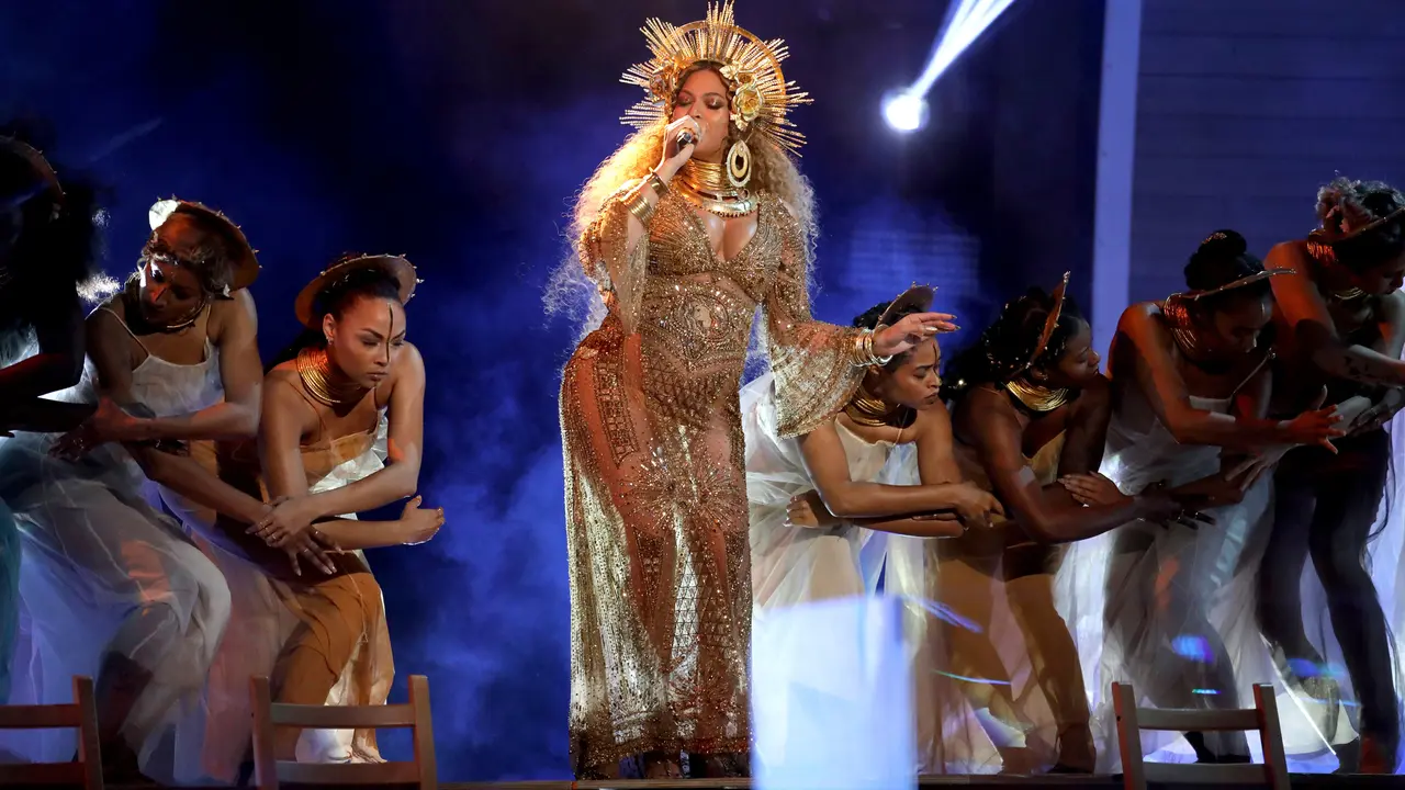 Beyonce manggung di Grammy Awards 2017 saat hamil bayi kembar
