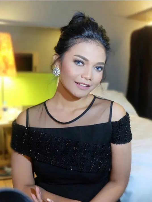 Difilm perdananya, ia berperan sebagai Deedee, cewek cerewet, aktif, supel dan friendly. Ditemui pada pemutaran film Mantan di CGV Blitz Grand Indonesia,Citra mengaku hampir menangis di lokasi syuting lantaran susah meluapkan emosinya. 