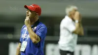 Pelatih Madura United, Gomes de Oliveira, saat pertandingan melawan PS TNI pada laga Liga 1 Indonesia di Stadion Pakansari, Bogor, Senin (18/9/2017). Madura United menang 3-2 atas PS TNI. (Bola.com/M Iqbal Ichsan)