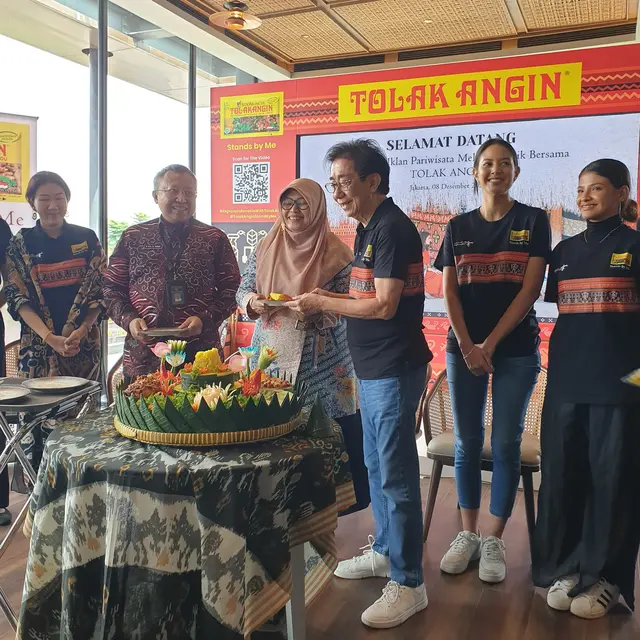 Sido Muncul Angkat Pariwisata Sumba Timur Lewat Iklan Tolak Angin