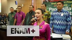 Penyanyi dangdut Zaskia Gotik menghadiri talkshow Pancasila di gedung Nusantara V, DPR/MPR RI, Senayan, Jakarta Pusat, Kamis (7/4/2016). Zaskia membacakan Pancasila di depan anggota dewan dan tamu undangan.