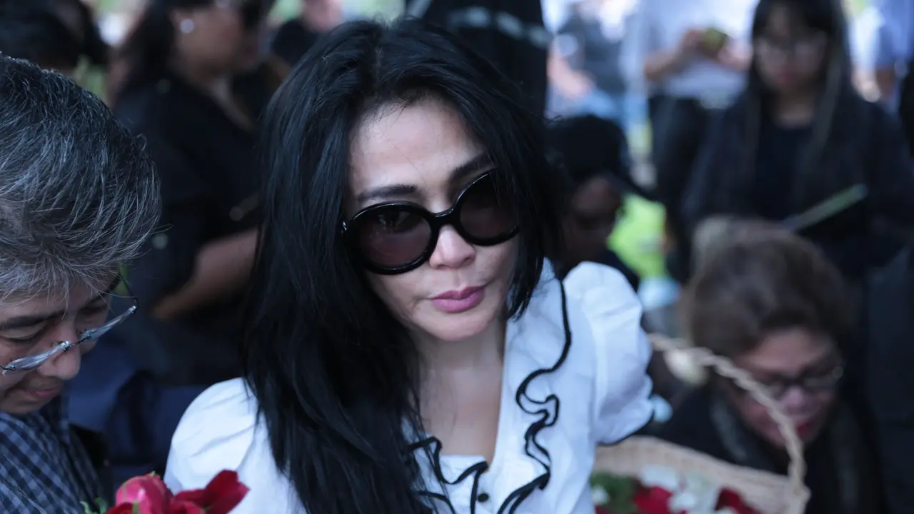 [Bintang] Connie Constantia