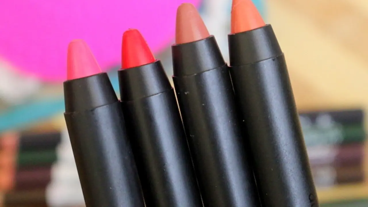 Three in One, Lip Crayon yang Bisa Jadi Makeup Seluruh Wajah