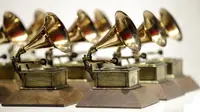 Grammy Awards adalah sebuah penghargaan yang diberikan oleh National Academy of Recording Arts and Sciences di Amerika Serikat.