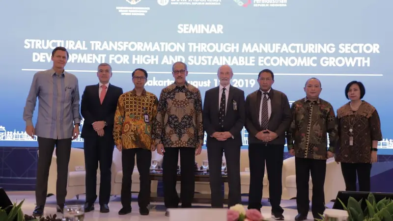 Seminar internasional yang diselenggarakan bersama oleh BI, Kemenko Perekonomian, dan Kemenperin dengan tema “Structural Transformation through Manufacturing Sector Development for High and Sustainable Economic Growth” Senin (12/8/2019). (Dok BI)