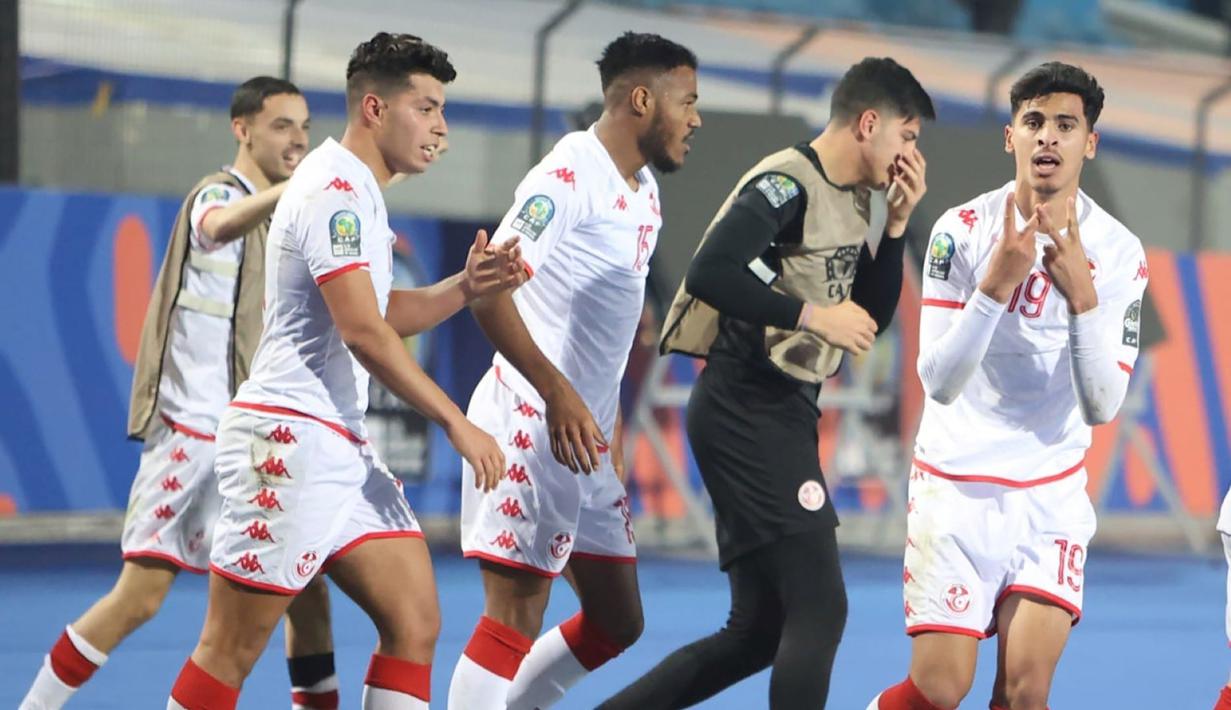 Para pemain Tunisia merayakan gol ke gawang Kongo pada laga babak perempatfinal Piala Afrika U-20 2023 di Cairo Intrenational Stadium, Kairo, Mesir (3/3/2023). Tunisia meraih tiket ke Piala Dunia U-20 2023 setelah sebelumnya lolos ke semifinal Piala Afrika U-20 2023 dengan mengalahkan Kongo lewat adu penalti di babak perempatfinal. Setelah kalah 0-3 dari Senegal di laga semifinal, Tunisia akan menantang Nigeria dalam laga perebutan tempat ketiga pada 10 Maret 2023 mendatang. (CAF)