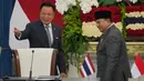 Presiden Prabowo Subianto bersama Perdana Menteri (PM) Thailand Anutin Charnvirakul  menggelar keterangan pers saat kunjungan kenegaraan di Istana Merdeka, Jakarta, Senin (3/8/2026). (AP Photo/Tatan Syuflana)
