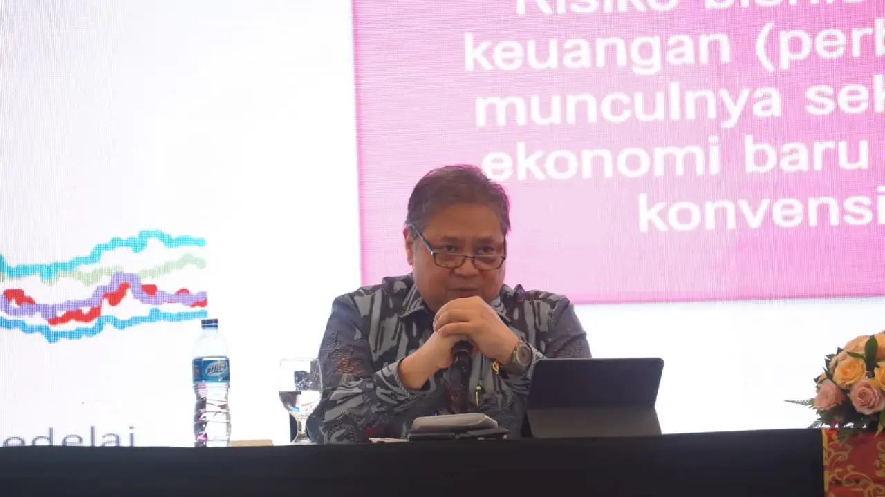 Menteri Koordinator Bidang Perekonomian Airlangga Hartarto dalam Rakernas Asosiasi Pemerintah Kabupaten Seluruh Indonesia (APKASI) di Nusantara Hall II ICE Bumi Serpong Damai, Kamis (20/7/2023). (Dok Kemenko Perekonomian)
