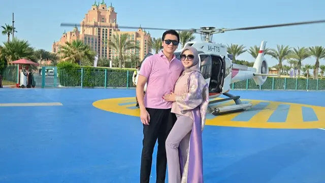 10 Gaya Bucin Romantis Syahrini dan Reino Barack Liburan Ala Sultan di Dubai