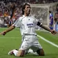 Real Madrid's Raul Gonzales celebrates after scoring his second goal and Real's fourth against Dynamo Kiev during a Group E Champions League, Santiago Bernabeu, 26 September 2006
AFP PHOTO/BRU GARCIA