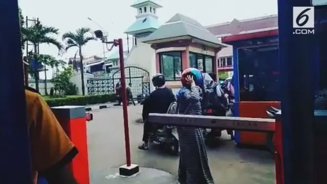 VIDEO: Lerai Pertengkaran, Wanita Ini Malah Apes