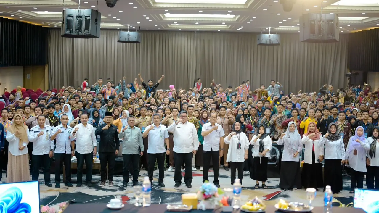 Ratusan pelajar SMA di Riau yang menjadi pengurus OSIS deklarasi anti narkoba.