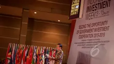 Presiden Jokowi memberi kata sambutan saat pembukaan acara  Asosiasi Pemerintah Kabupaten Seluruh Indonesia (APKASI) International Trade and Investment Summit 2015 di Jakarta, Rabu (13/5). (Liputan6.com/Faizal Fanani)