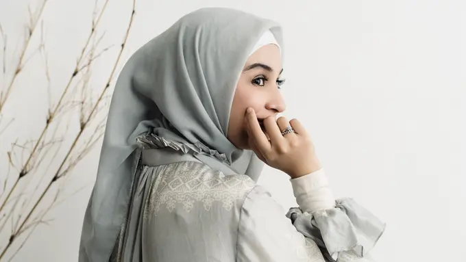 Perhiasan emas Shireen Sungkar