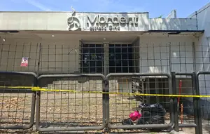 Klinik Kecantikan Tempat Sutrimo Terkapar Masih Dipasangi Garis Polisi