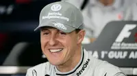 Michael Schumacher Pulih dari Pneumonia Tapi Masih Koma