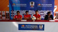 Suasana konferensi pers PSM Makassar yang dihadiri pelatih Darije Kalezic dan pemain Rizky Pellu, Sabtu (29/6/2019), jelang laga leg pertama semifinal Piala Indonesia 2018 kontra Madura United, Minggu (30/6/2019). (Bola.com/Abdi Satria)