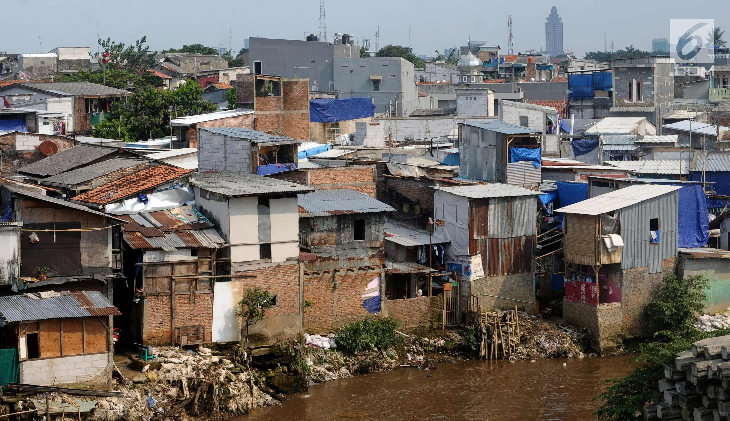 FOTO: Bangunan di Bantaran Kali Ciliwung Segera Direlokasi - Foto ...