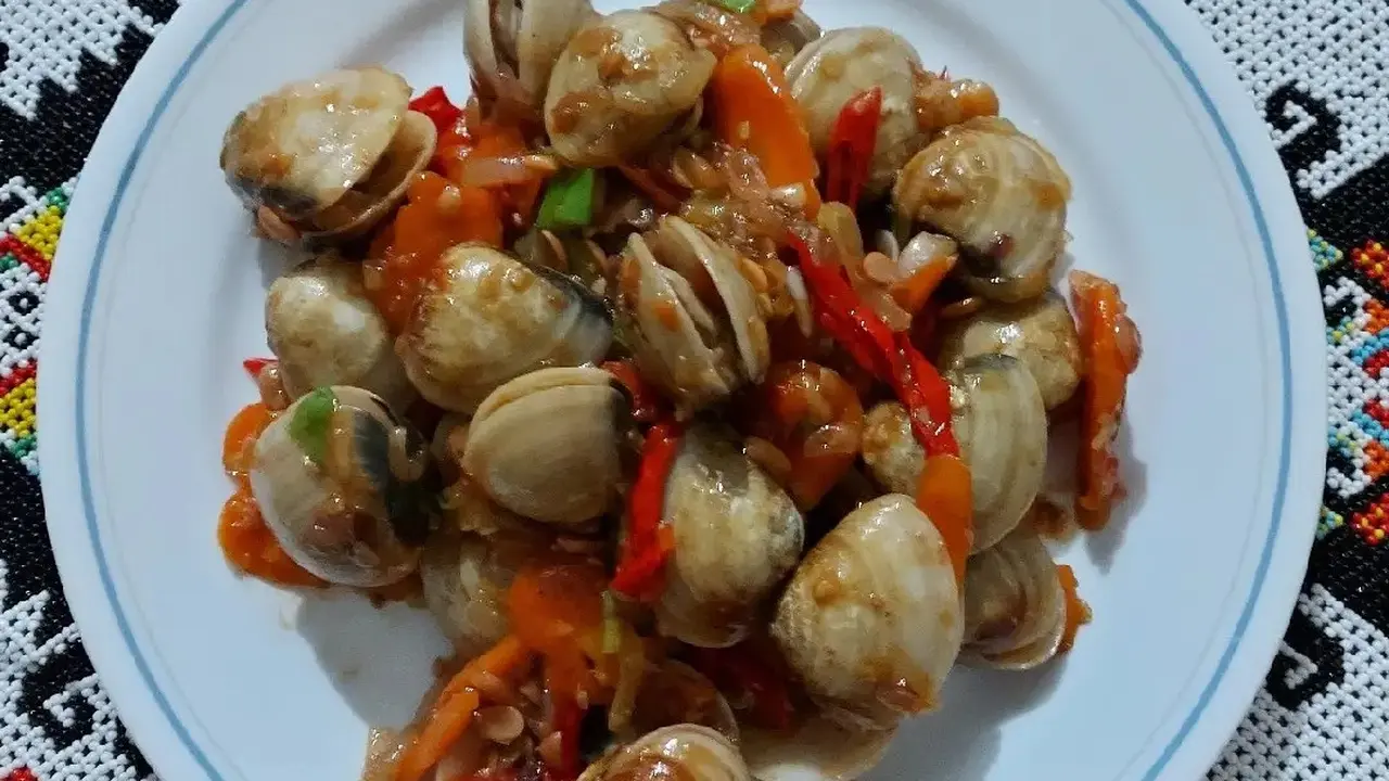 Resep tumis kerang bumbu tauco. (dok. Cookpad @annisanadhira)