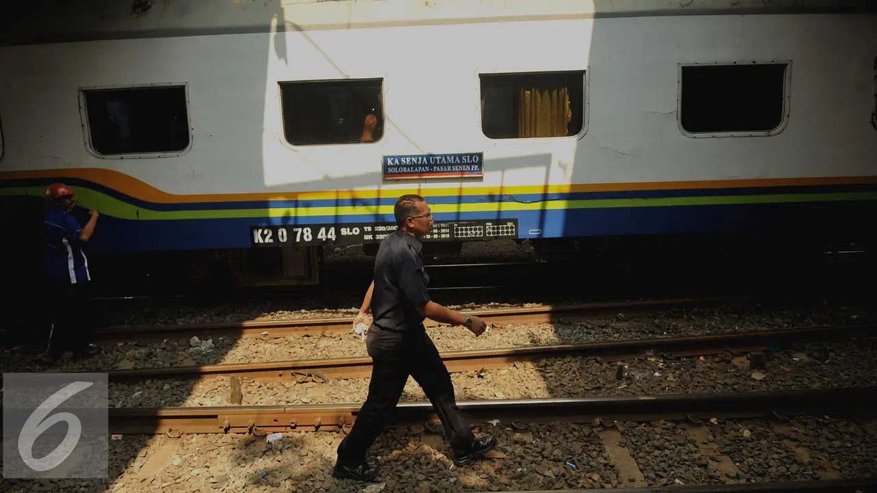 20160310-Kereta-Anjlok-Jakarta-GMS