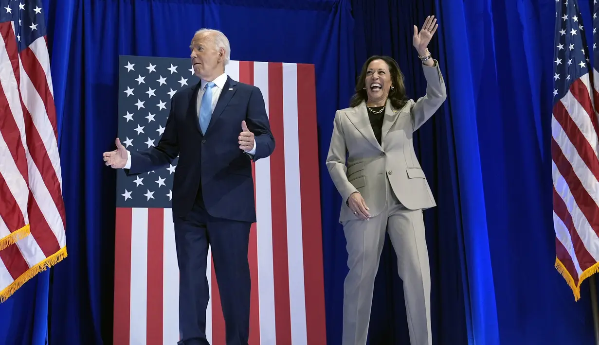 Teriakan "Terima kasih Joe!" terdengar dari penonton. (AP Photo/Susan Walsh)