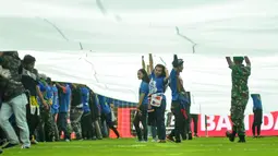 Jumlah Aremania yang akan menyaksikan pertandingan Arema Cronus kontra Persela pada Minggu (6/11/2016)  diprediksi bakal berlimpah. (Bola.com/Iwan Setiawan)