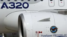 Salah satu mesin pesawat penumpang Airbus A320neo usai menjalani penerbangan perdana di Colomiers, Toulouse, Perancis, (25/9/2014). (REUTERS/Regis Duvignau)