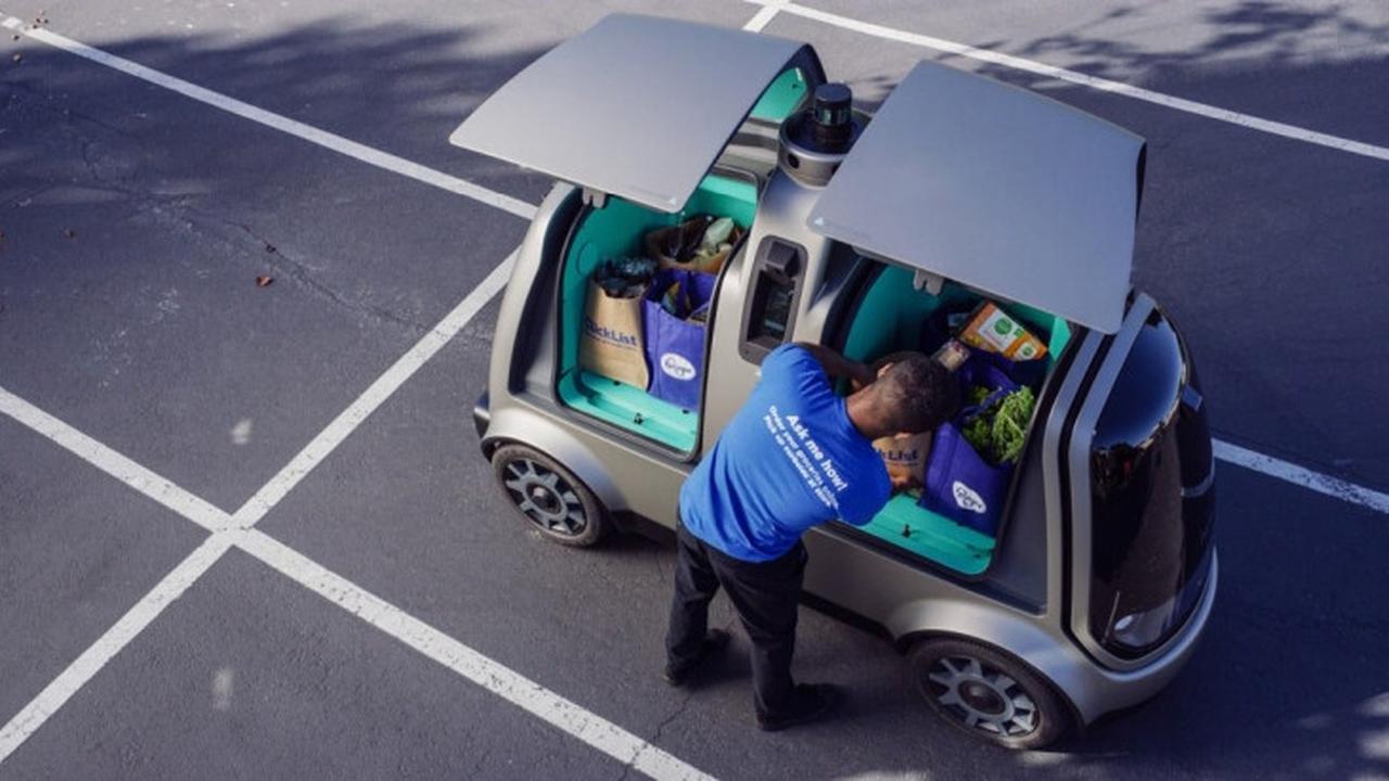 Mobil pengantar barang tanpa sopir