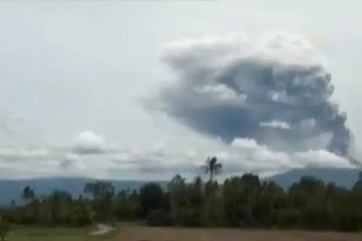 Gunung Sinabung Erupsi