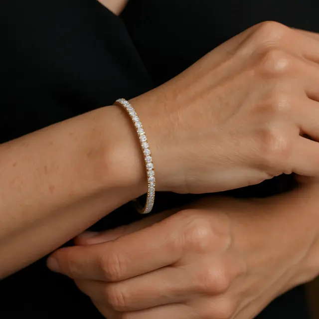 Model Gelang Emas untuk Usia 40 Tahun (Foto: ChatGPT)