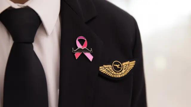 Unik, traveling dengan penerbangan bernuansa pink dan kumis