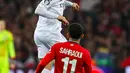 Kedua tim tampil terbuka dan saling adu serang. (FRANCK FIFE/AFP)