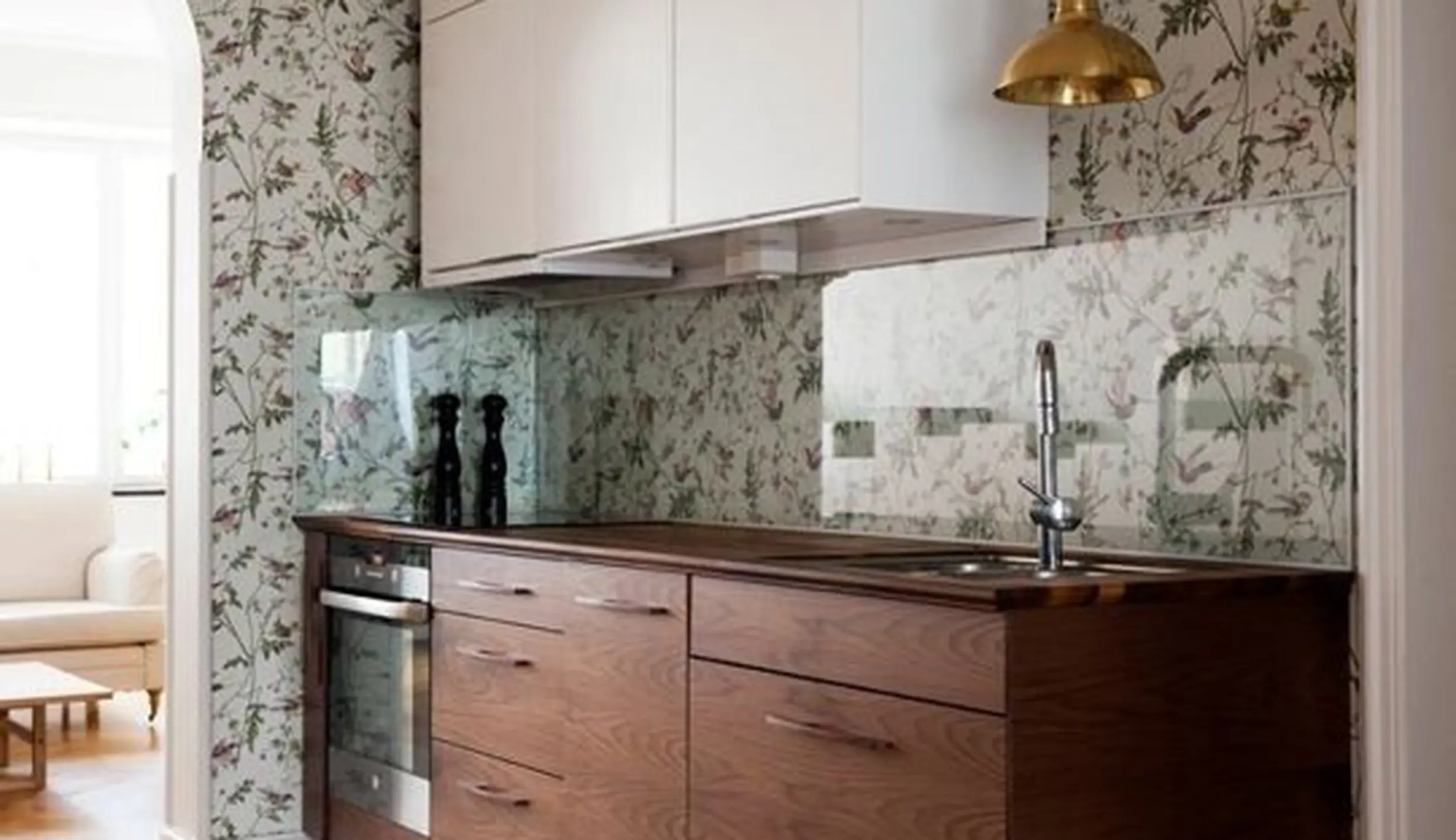 7 Inspirasi Wallpaper Dapur Cantik yang Bikin Kamu Betah Masak Photo