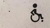 Viral pengguna kursi roda dilarang masuk area stadion, pihak GBK minta maaf. (Unsplashmarianne bos).