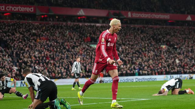 Selebrasi striker Liverpool Hugo Ekitike usai mencetak gol pertama ke gawang Newcastle di pekan ke-24 Liga Inggris 2025/2026 di Anfield, Minggu (01/02/2026) dini hari WIB
