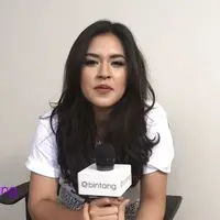 Karir Raisa sudah tidak perlu diragukan lagi dalam industri musik Indonesia. Saat ini dirinya mulai menjajal seni peran dalam film ‘Terjebak Nostalgia’. Apakah Raisa akan lebih fokus berakting daripada bermusik?