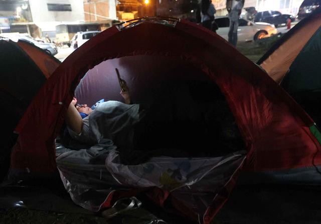 Harap Cemas, Keluarga Tahanan Politik Venezuela Menanti Pembebasan